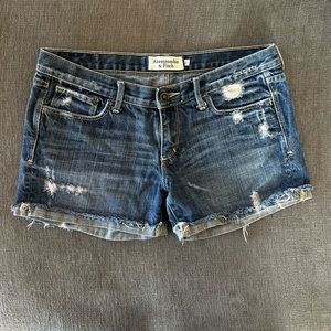 ABERCROMBIE FITCH Low Rise  Blue Distressed Denim Cuffed Jean Short Women Size 6